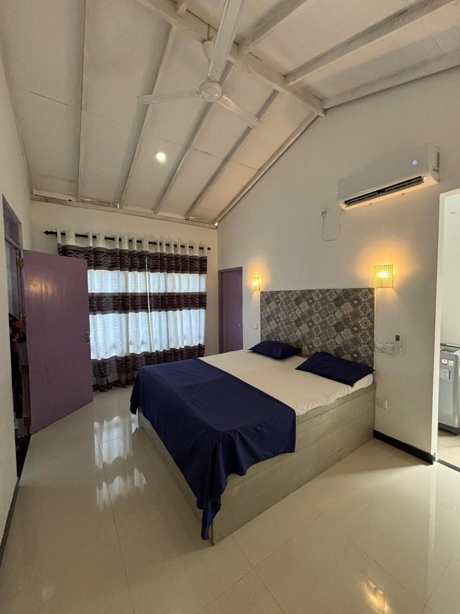 House 73 Hotell Unawatuna Exteriör bild